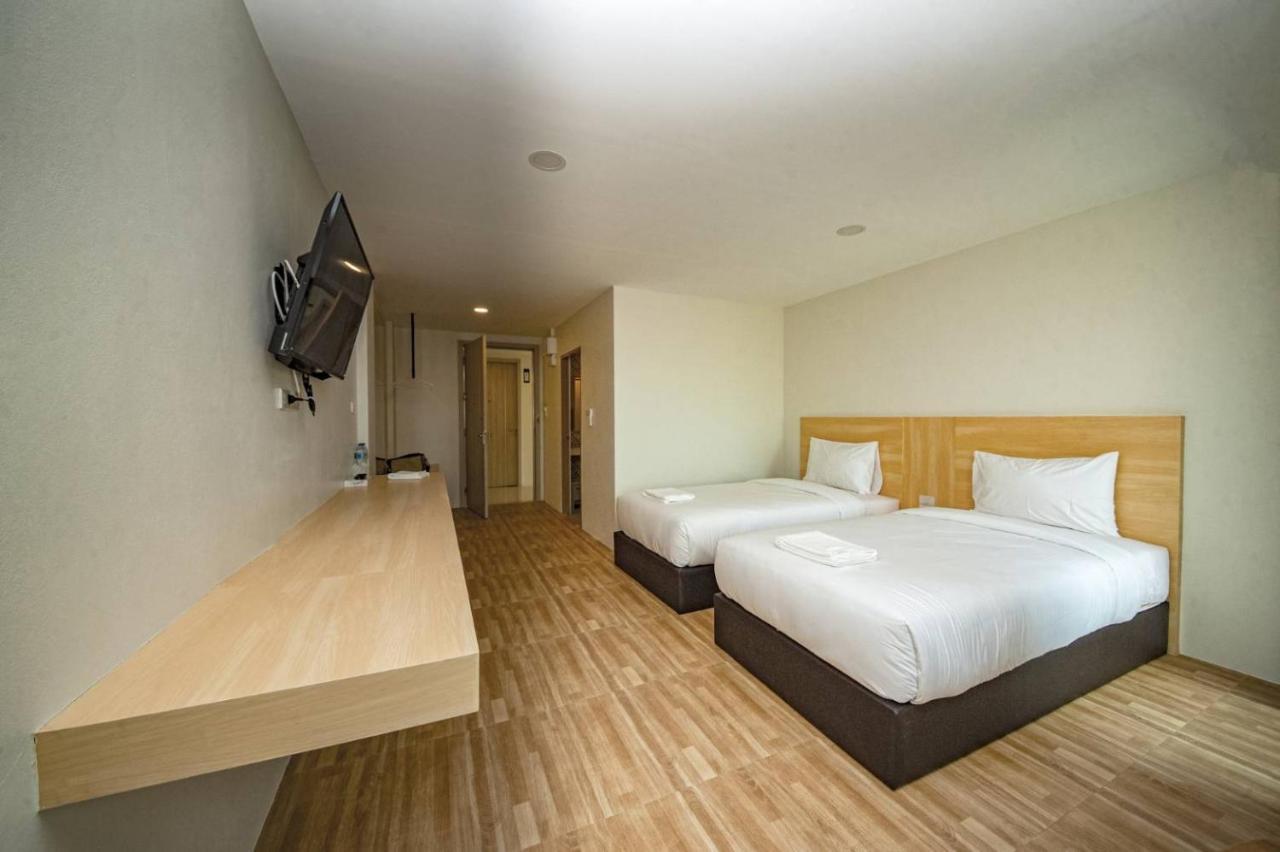 The Charlotte Smart Hotel Лопбурі Екстер'єр фото