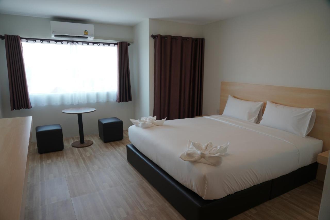 The Charlotte Smart Hotel Лопбурі Екстер'єр фото