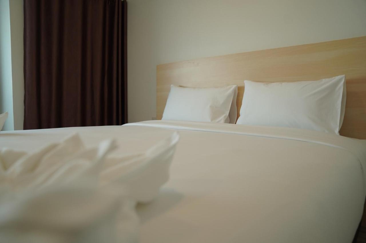 The Charlotte Smart Hotel Лопбурі Екстер'єр фото