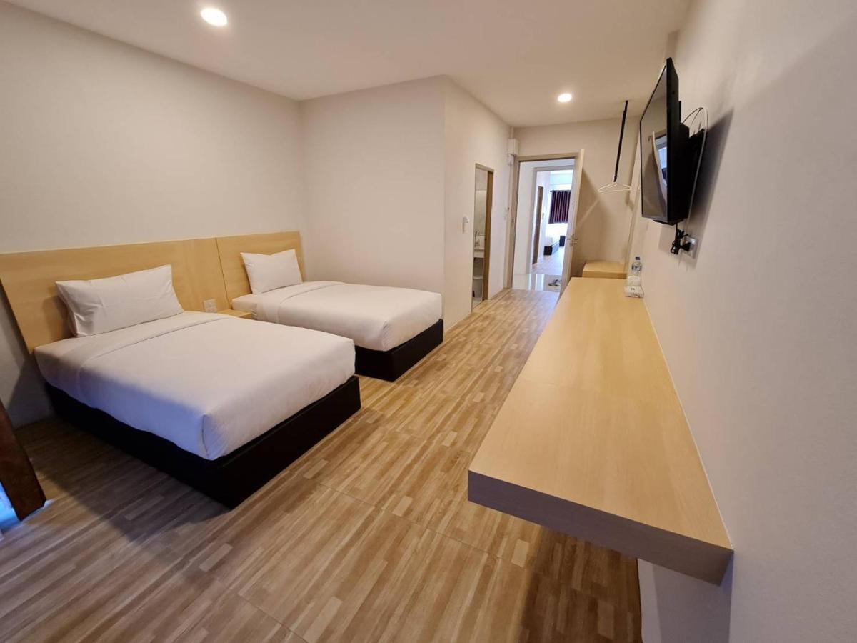 The Charlotte Smart Hotel Лопбурі Екстер'єр фото